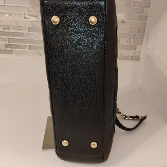 EUC MetroCity Quilted Caviar Leather Tote Bag with GHW - Picture 15 of 17